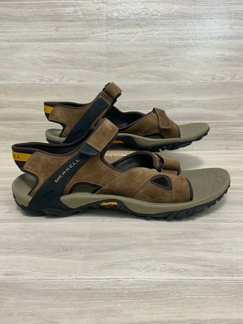 NWOT MERRELL / Men's Vibram Kahuna 4 Walking Hiking Sandals Size 13